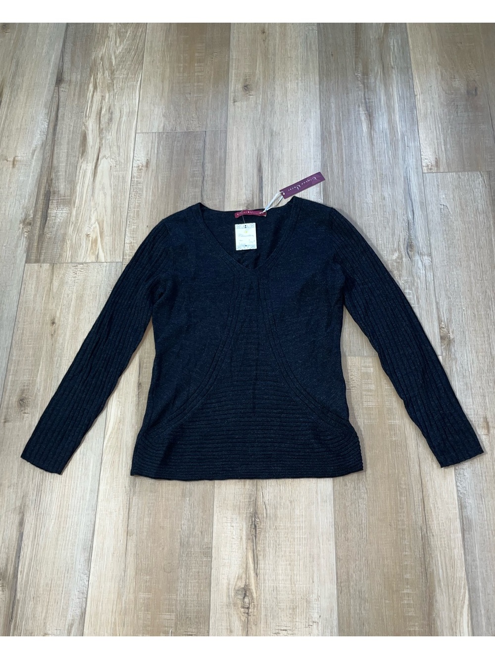 NWT Krimson Klover Women’s 100% Wool V-neck Sweater Size Large